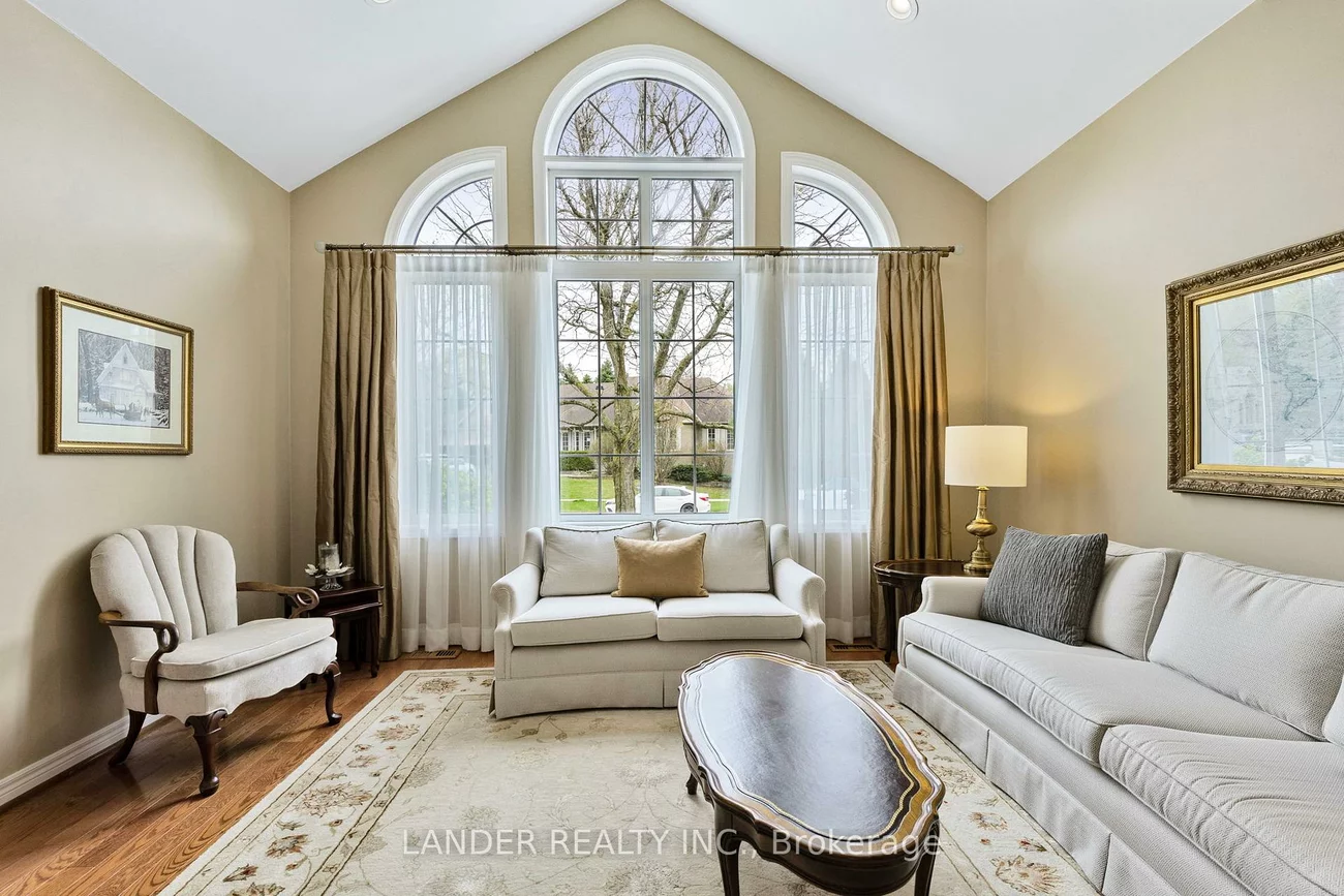 100, Colonel Wayling, Sharon, East Gwillimbury