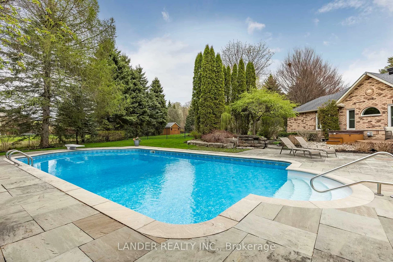 100, Colonel Wayling, Sharon, East Gwillimbury