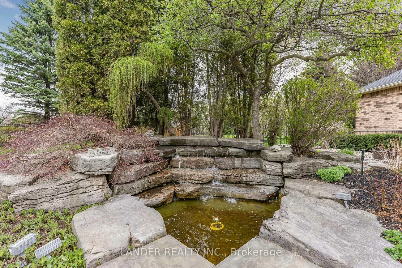 100, Colonel Wayling, Sharon, East Gwillimbury