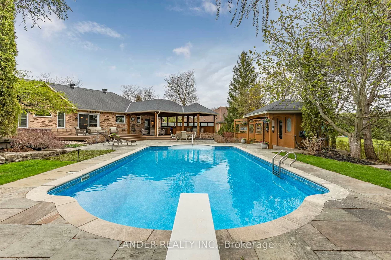 100, Colonel Wayling, Sharon, East Gwillimbury