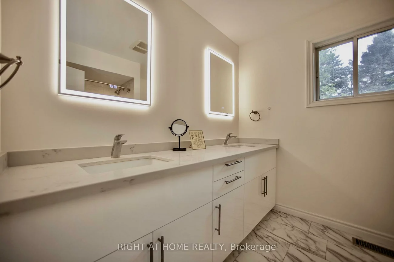 42, William, Sharon, East Gwillimbury