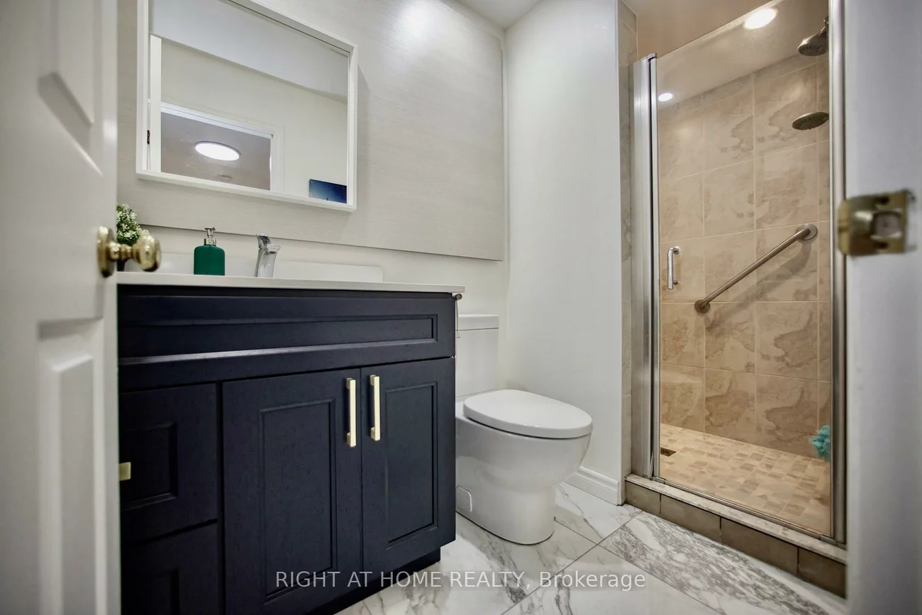 42, William, Sharon, East Gwillimbury