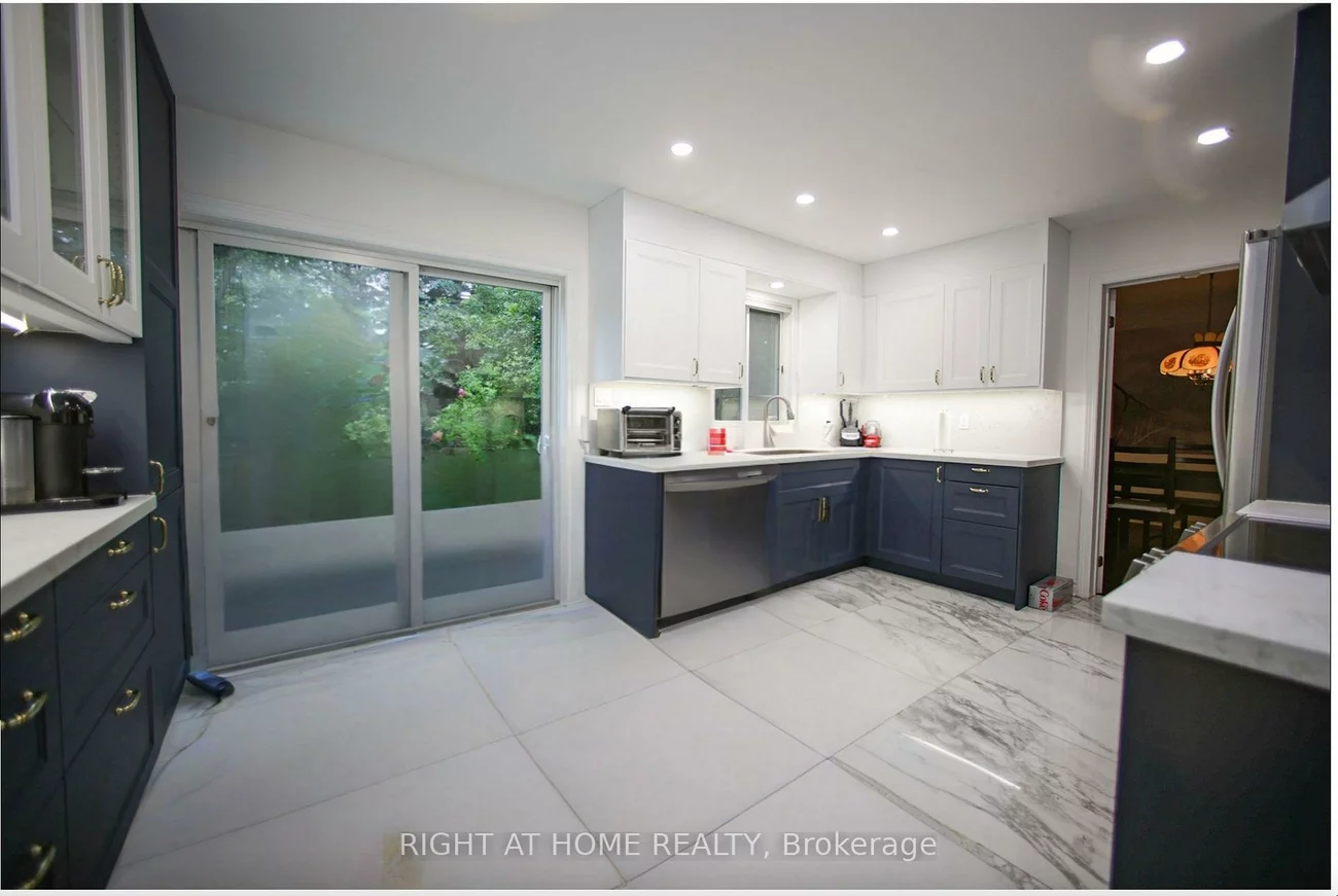 42, William, Sharon, East Gwillimbury