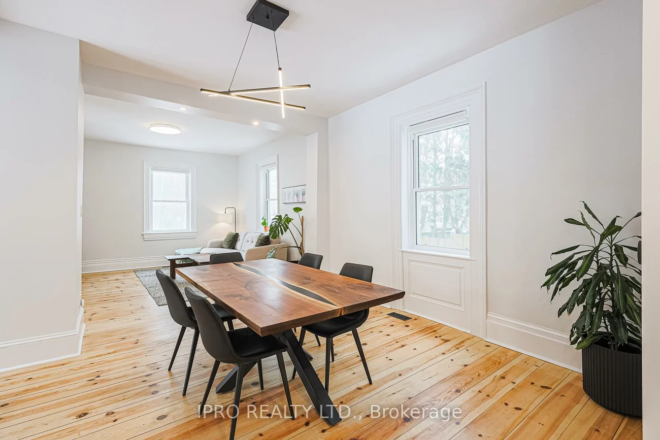 19051, Centre, Mt Albert, East Gwillimbury