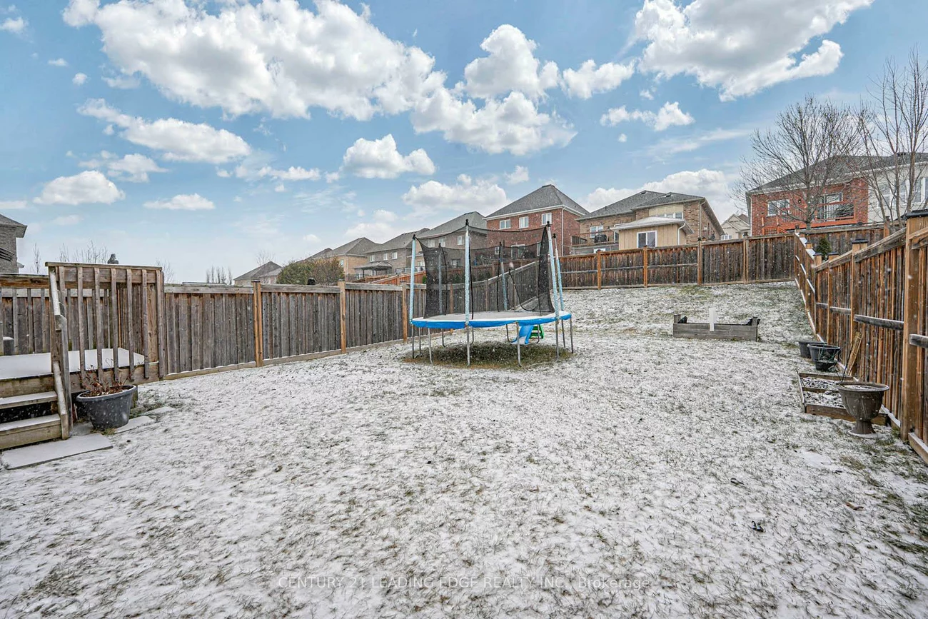 87, Ridge Gate, Mt Albert, East Gwillimbury