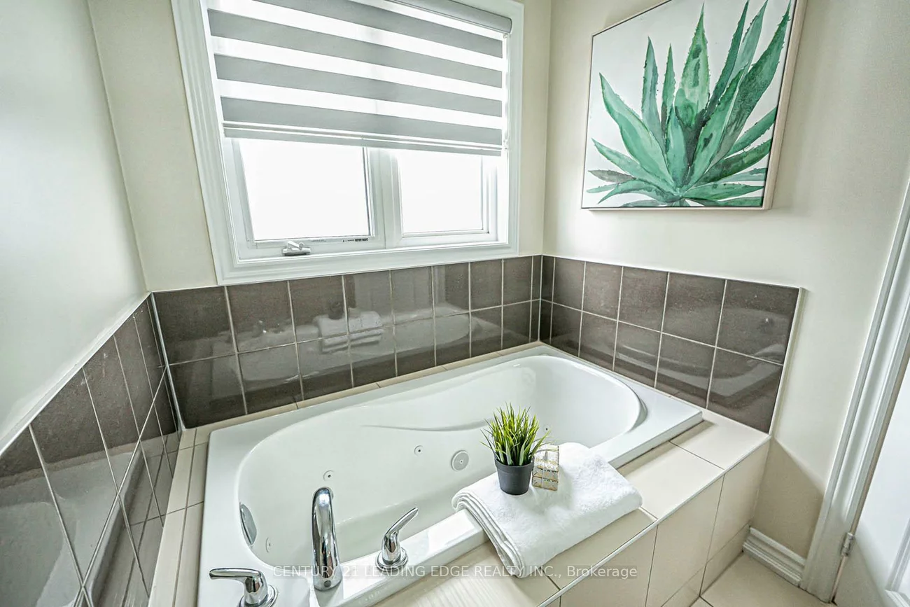87, Ridge Gate, Mt Albert, East Gwillimbury