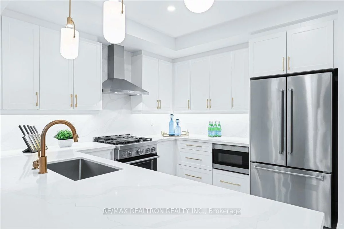 15, Lazarette, Holland Landing, East Gwillimbury
