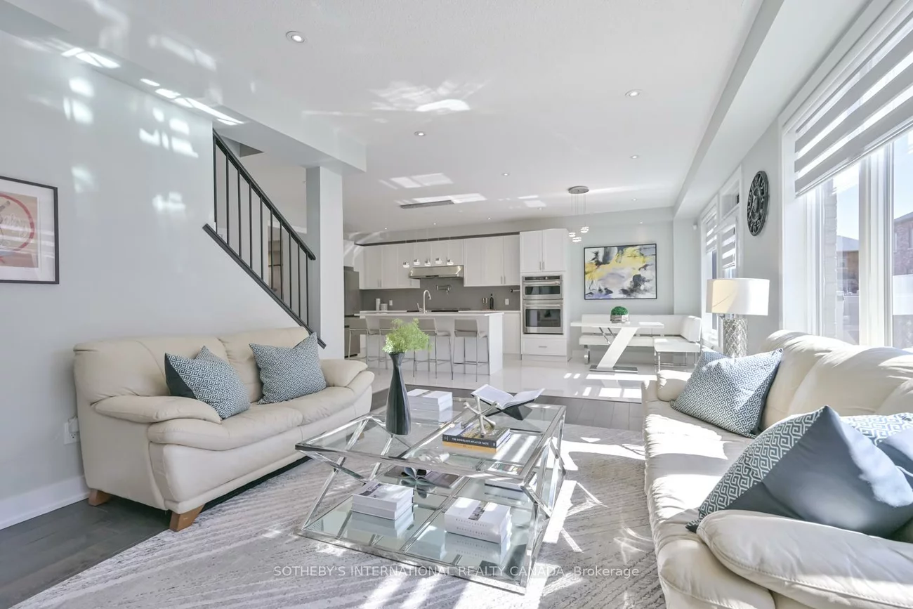 45, Crimson King, Holland Landing, East Gwillimbury