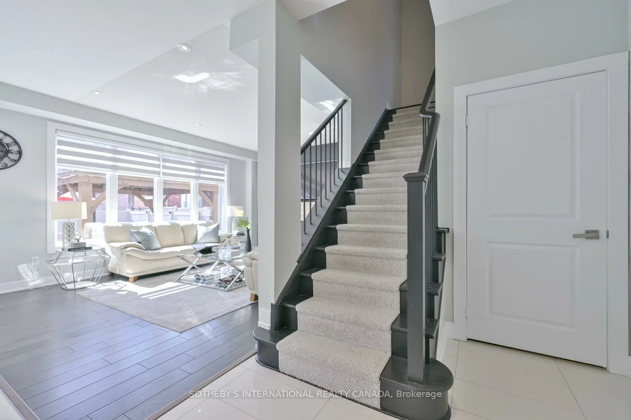 45, Crimson King, Holland Landing, East Gwillimbury