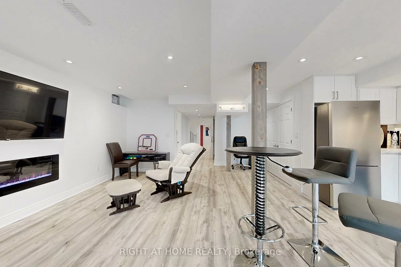 9, John Smith, Holland Landing, East Gwillimbury