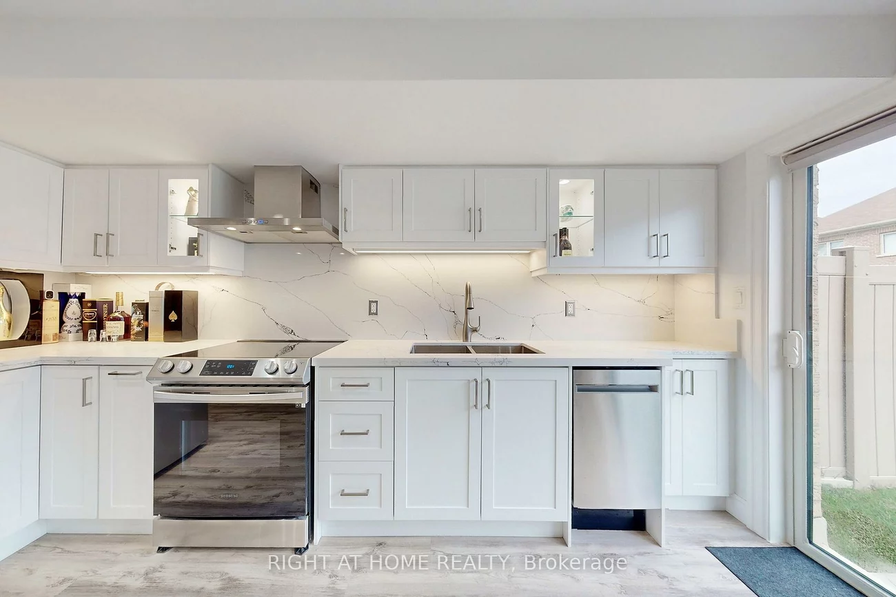 9, John Smith, Holland Landing, East Gwillimbury