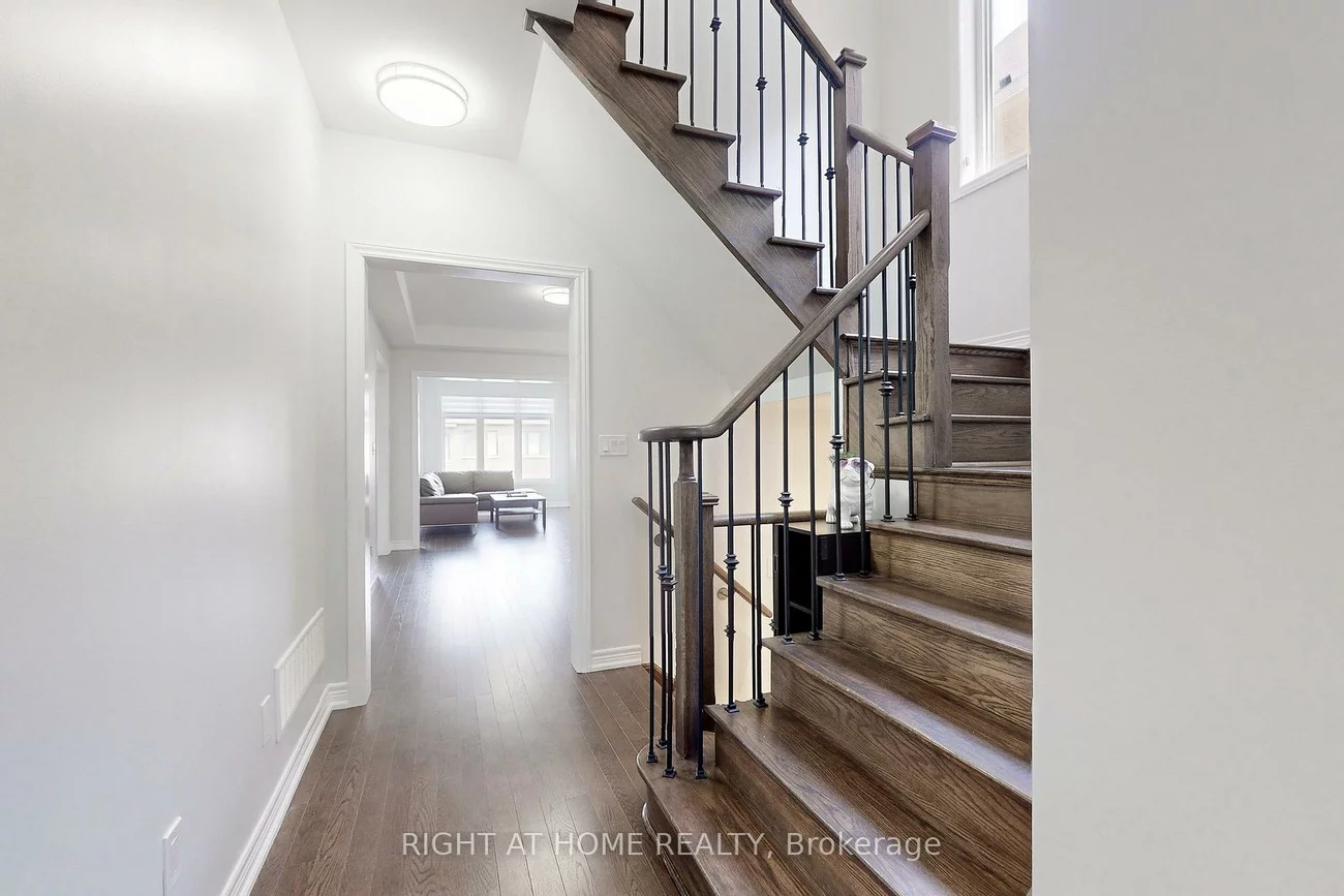 9, John Smith, Holland Landing, East Gwillimbury