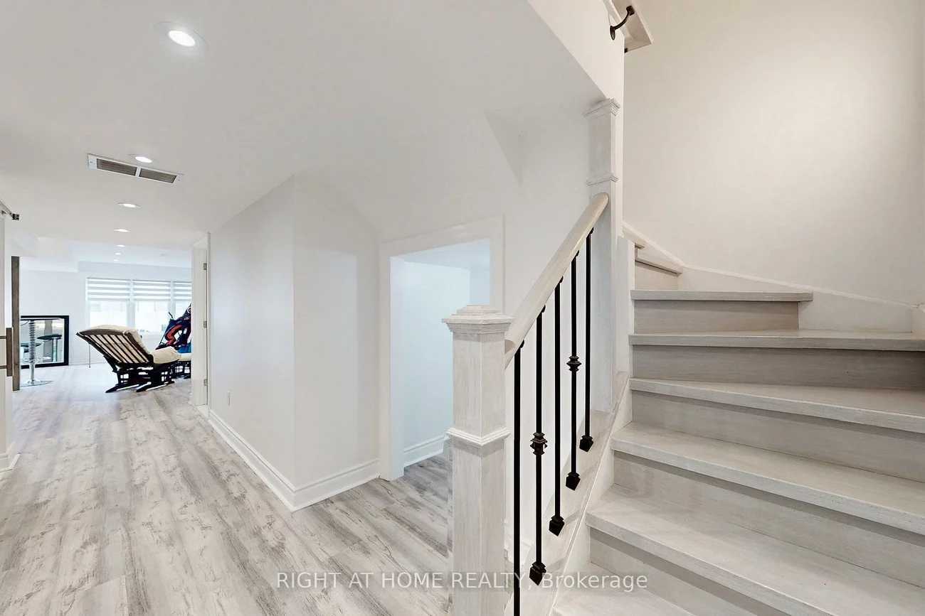 9, John Smith, Holland Landing, East Gwillimbury