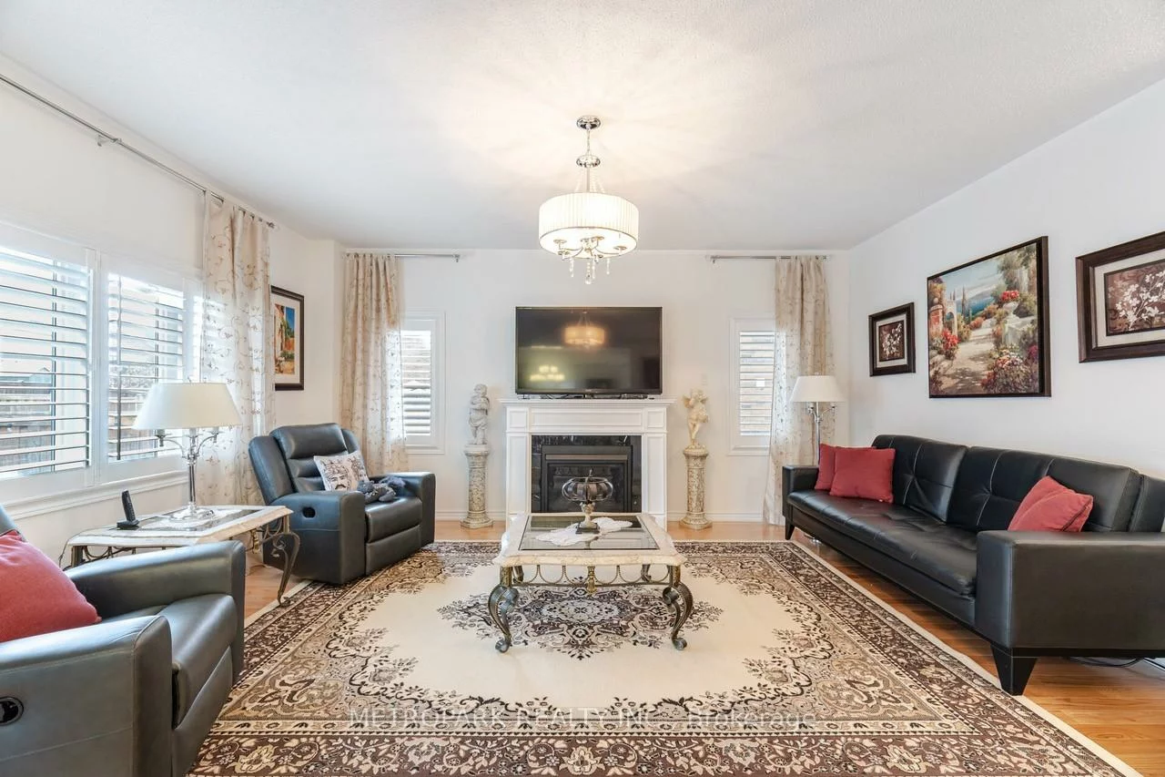 56, Manor Forest, Mt Albert, East Gwillimbury