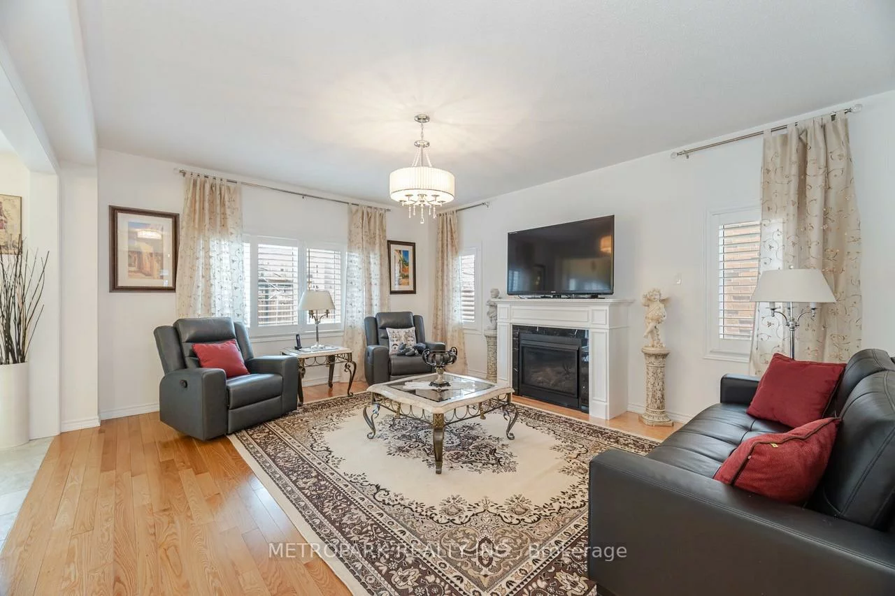56, Manor Forest, Mt Albert, East Gwillimbury