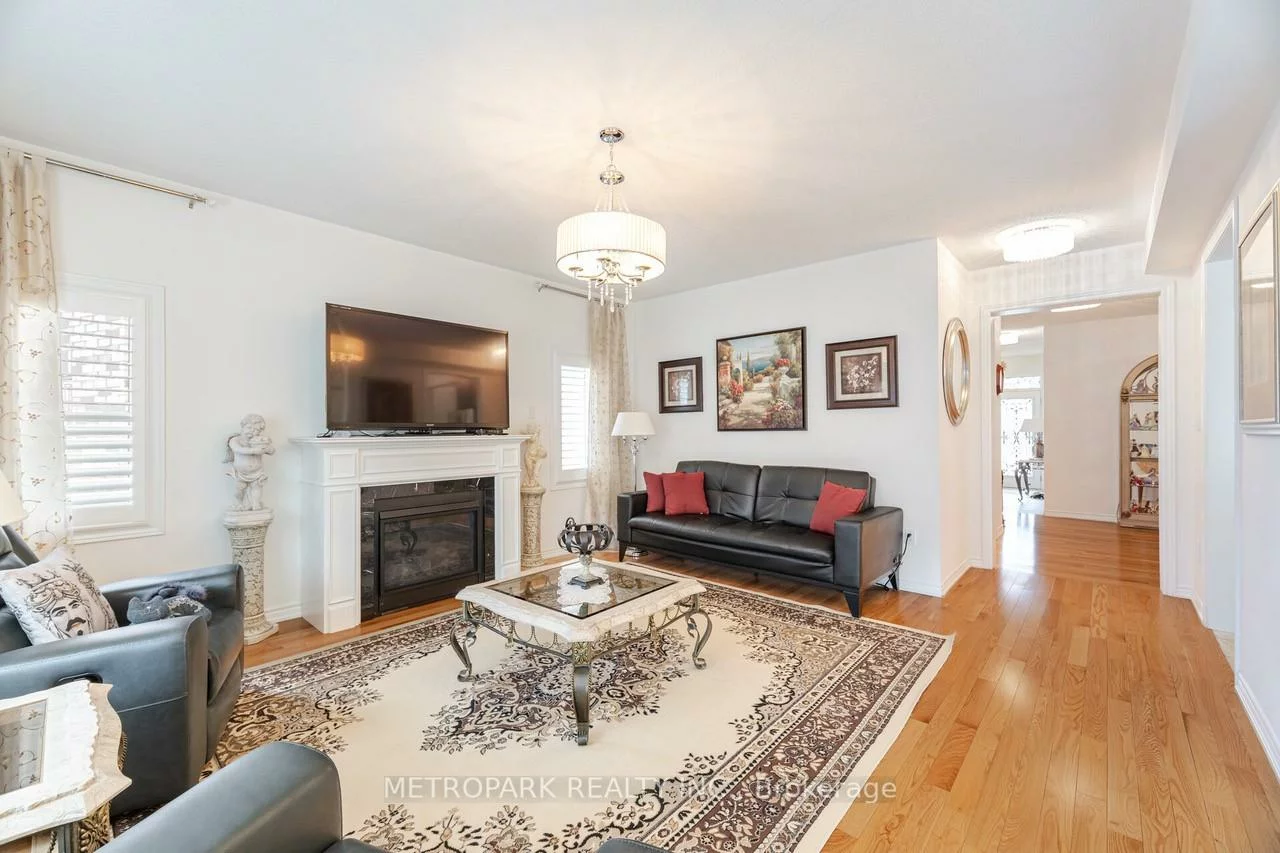 56, Manor Forest, Mt Albert, East Gwillimbury