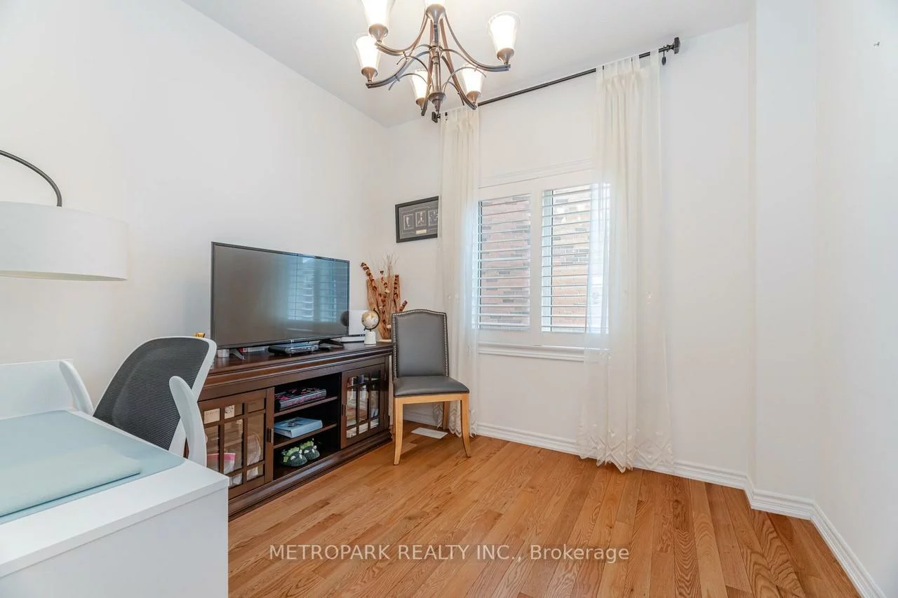 56, Manor Forest, Mt Albert, East Gwillimbury