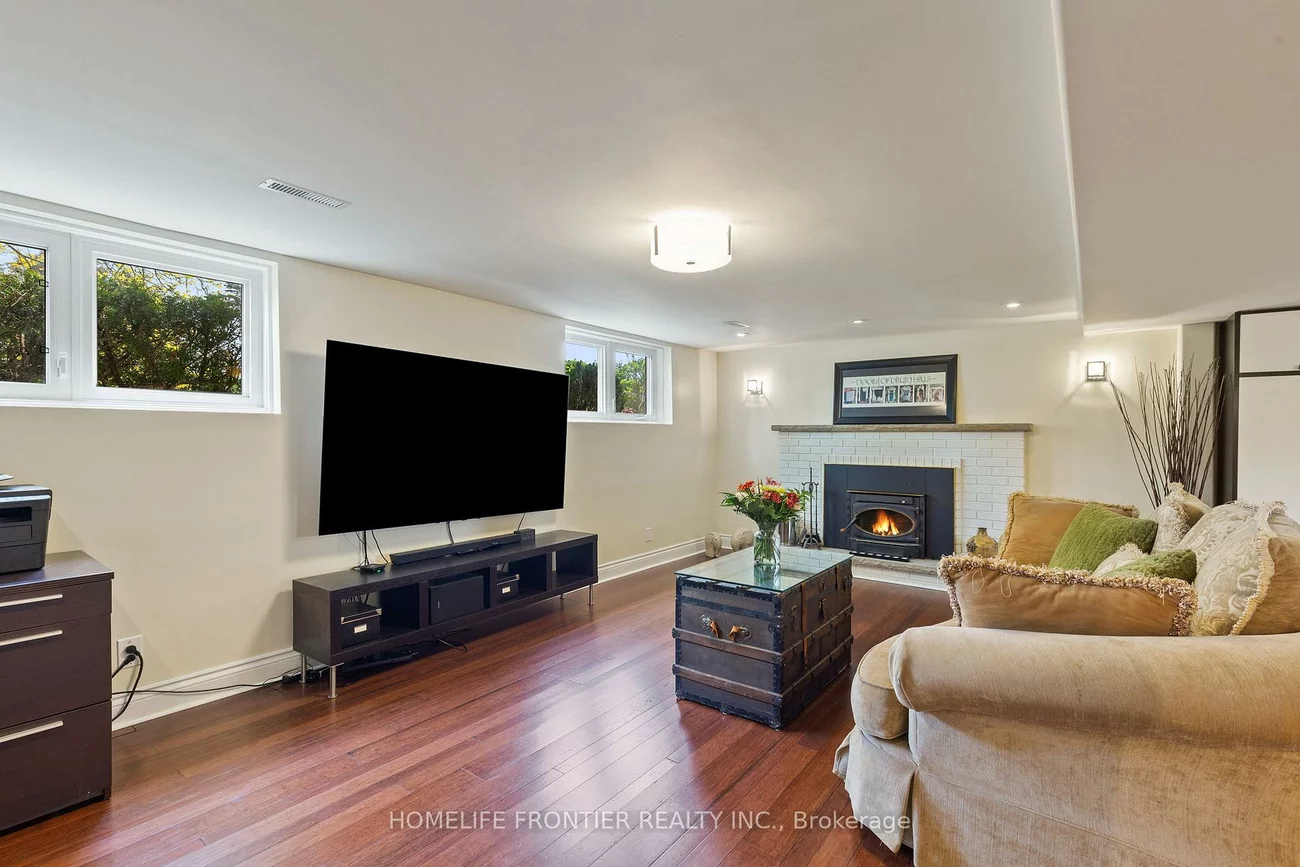 40, Delta, Holland Landing, East Gwillimbury
