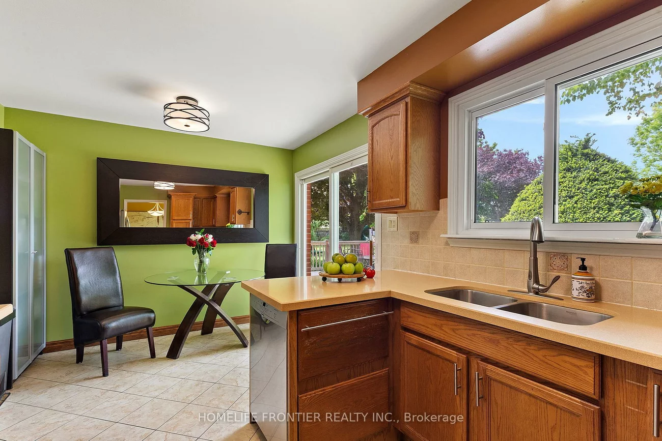 40, Delta, Holland Landing, East Gwillimbury