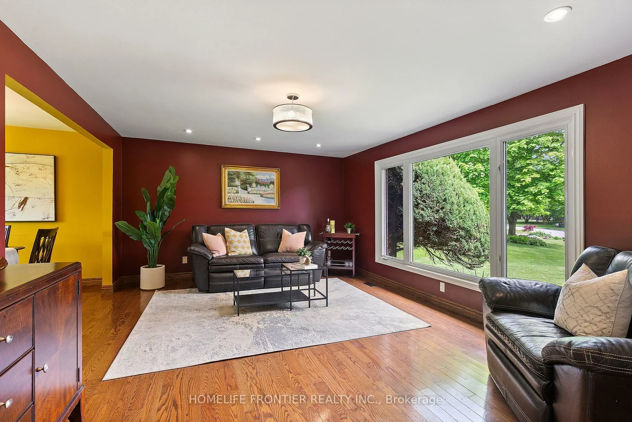 40, Delta, Holland Landing, East Gwillimbury
