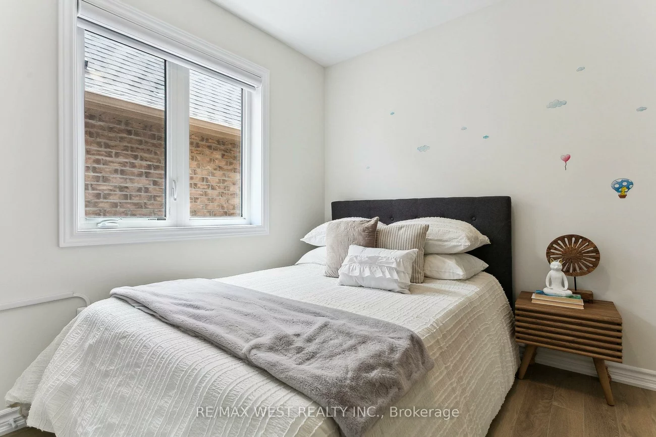 10, Viola, Sharon, East Gwillimbury