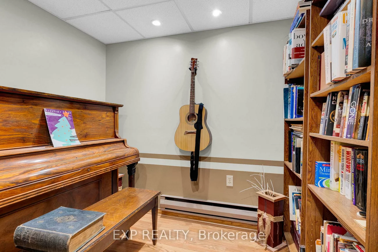 233, Sand, Holland Landing, East Gwillimbury