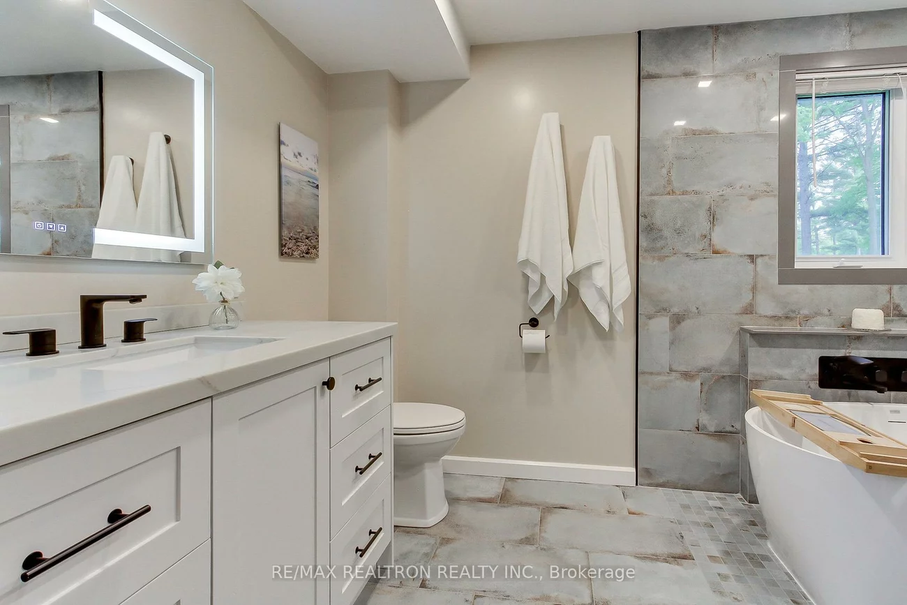 46, French, Holland Landing, East Gwillimbury