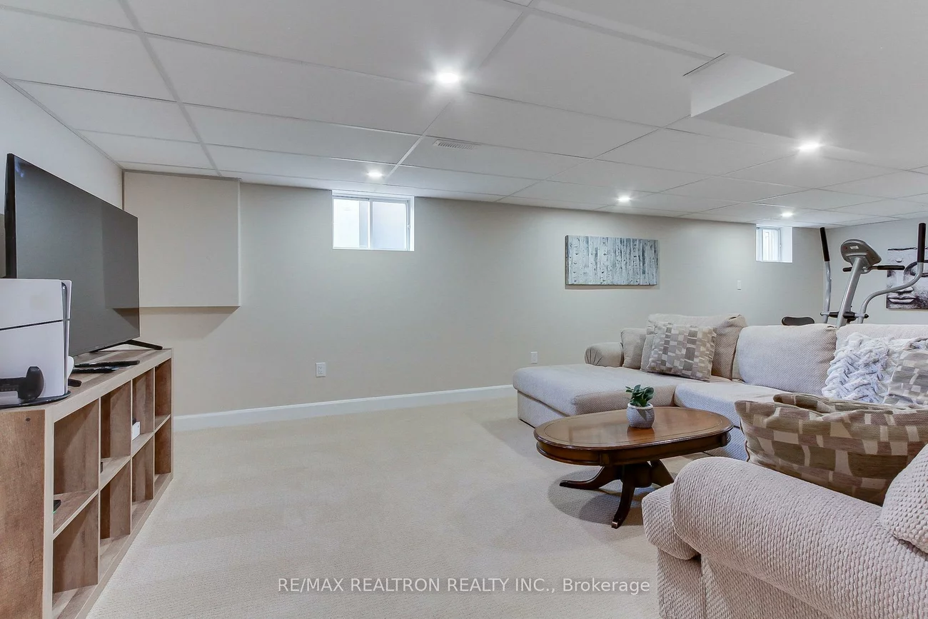 46, French, Holland Landing, East Gwillimbury