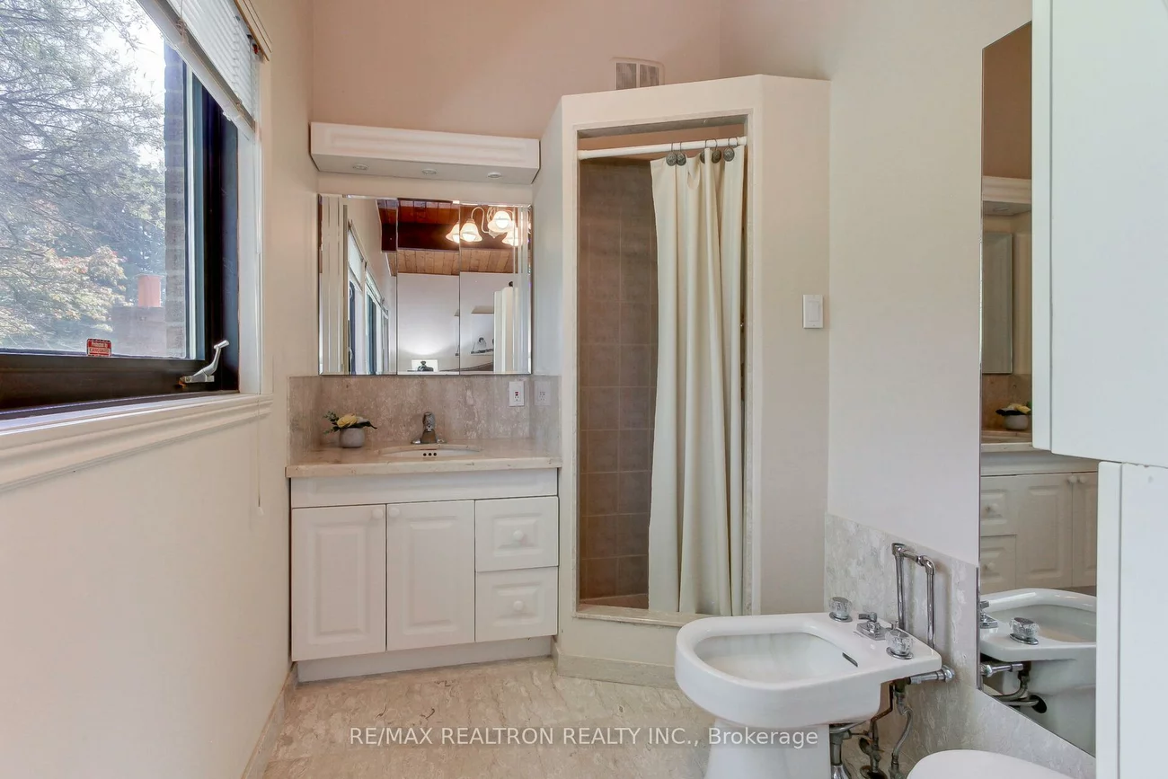 4166, Mount Albert, Sharon, East Gwillimbury