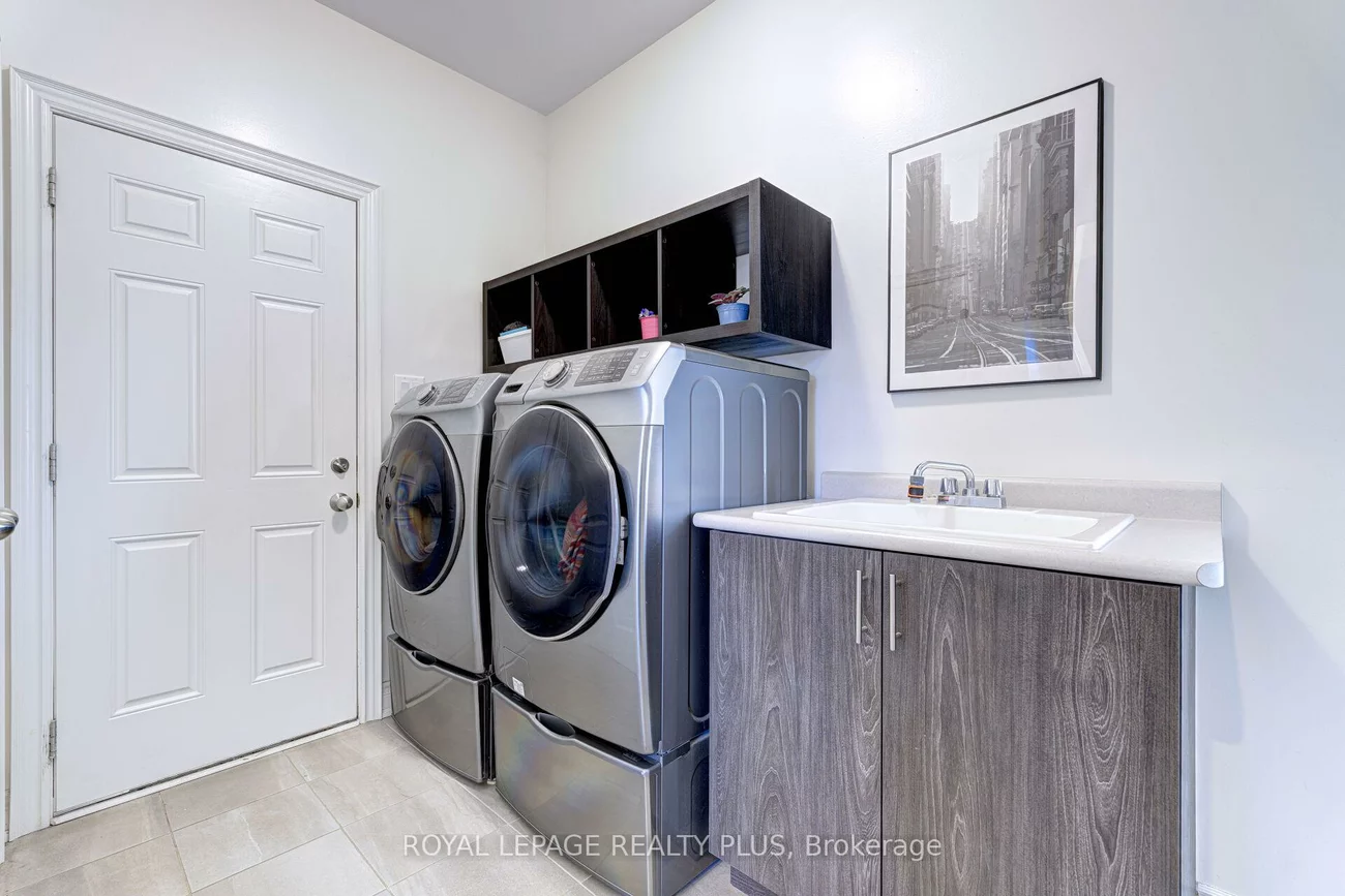 67, Tesla, Holland Landing, East Gwillimbury