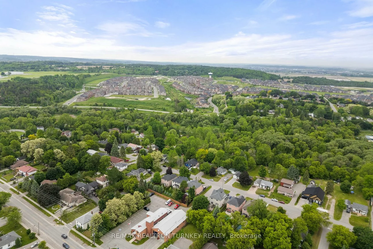 58, Olive, Holland Landing, East Gwillimbury