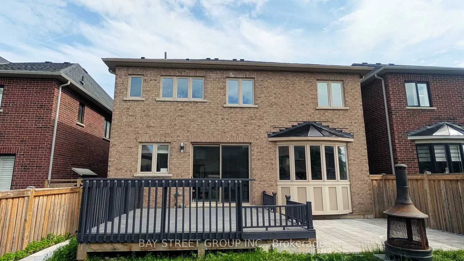 82, Manor Hampton, Sharon, East Gwillimbury