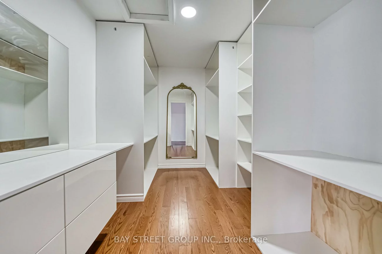 82, Manor Hampton, Sharon, East Gwillimbury