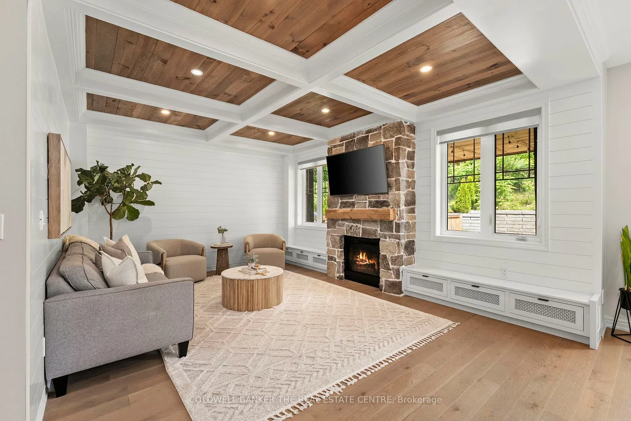 32, Manor Hampton, Sharon, East Gwillimbury