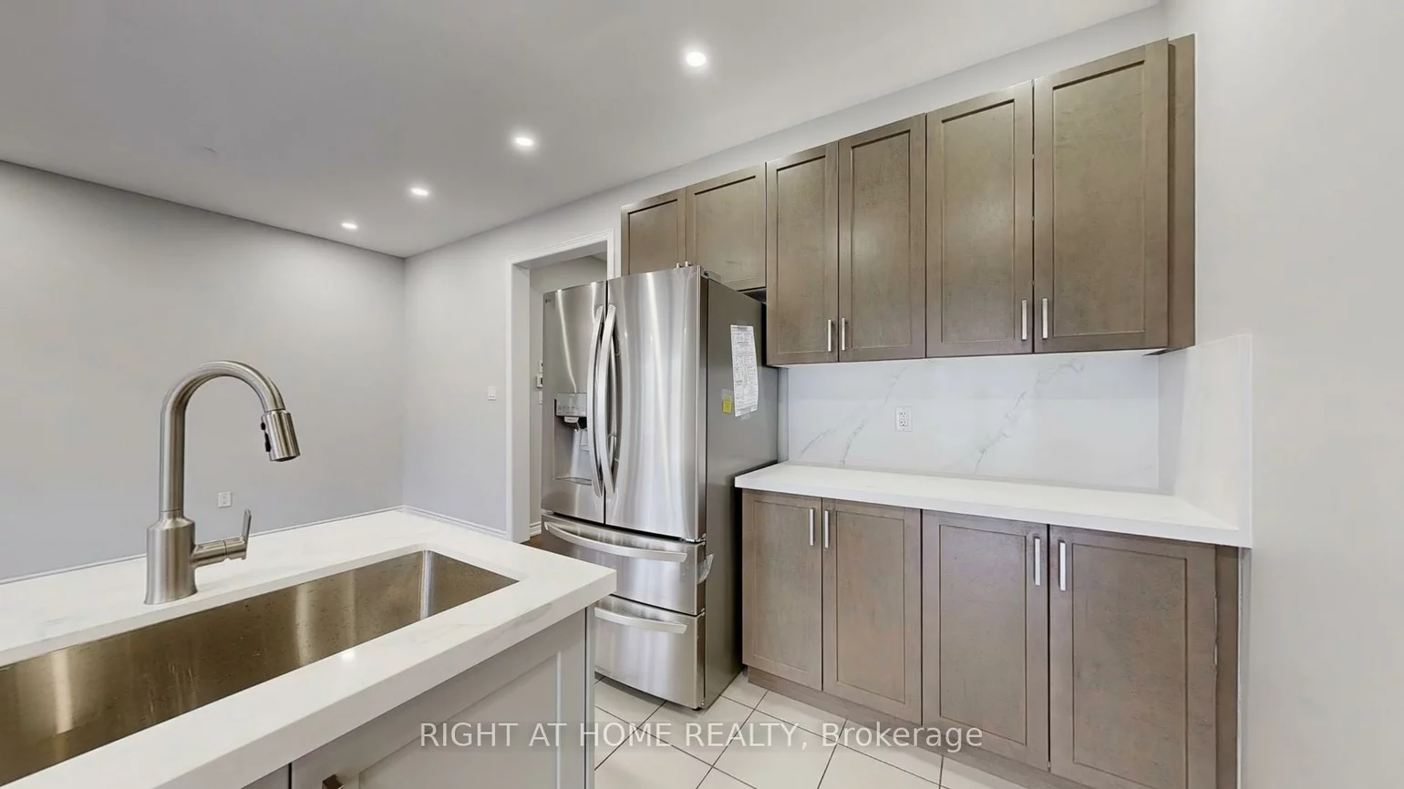 71, Mondial, Queensville, East Gwillimbury