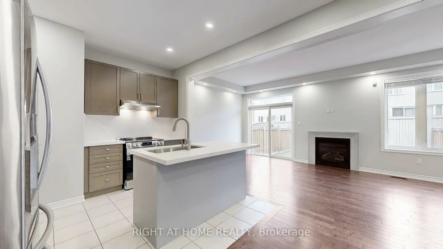 71, Mondial, Queensville, East Gwillimbury