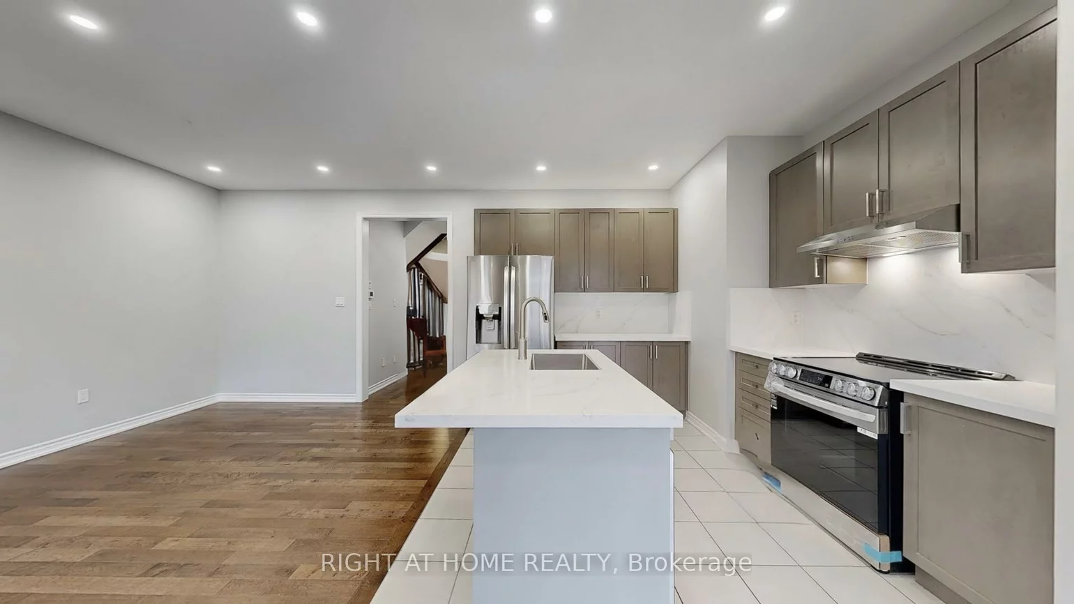 71, Mondial, Queensville, East Gwillimbury