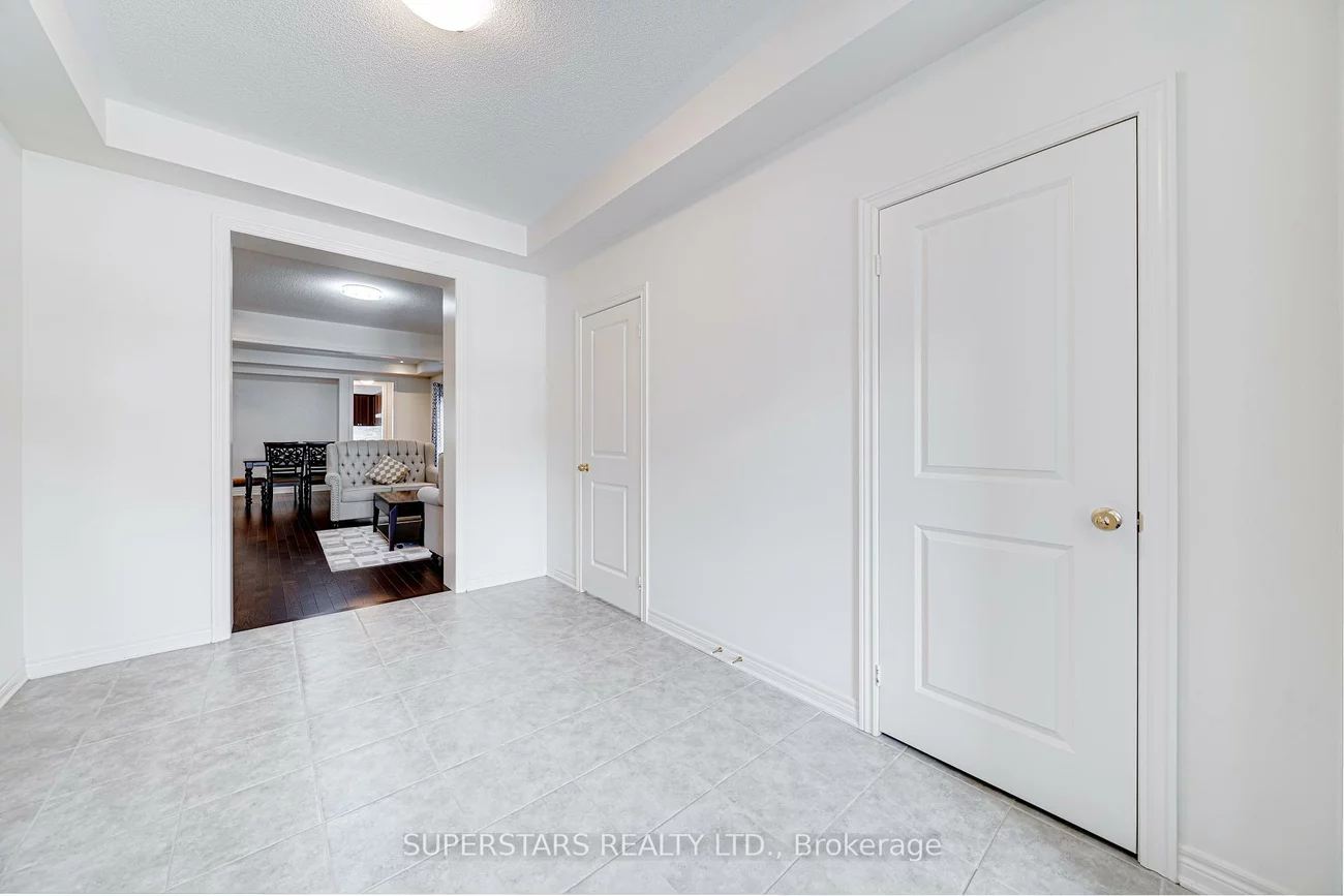 7, Kenneth Ross, Sharon, East Gwillimbury