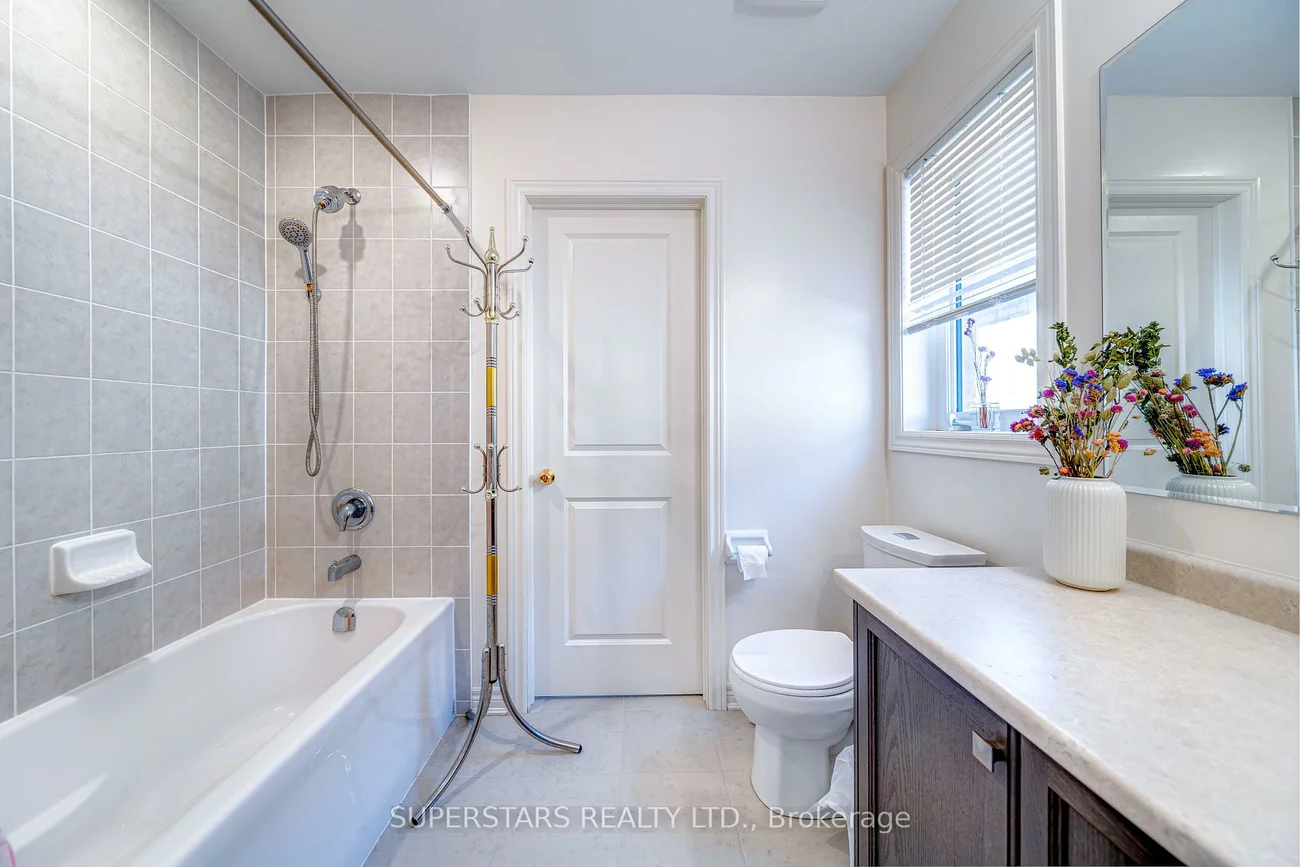 7, Kenneth Ross, Sharon, East Gwillimbury