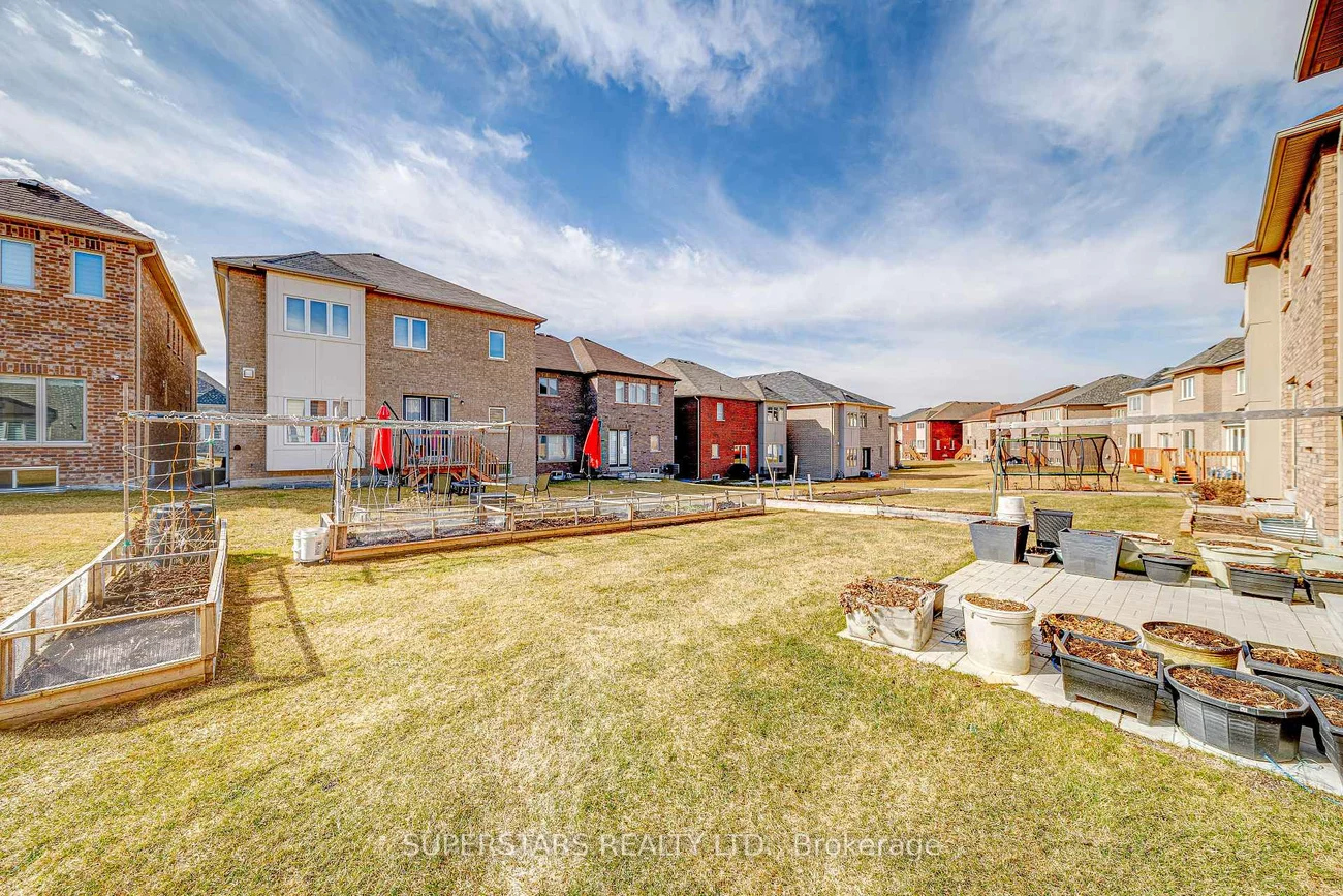 7, Kenneth Ross, Sharon, East Gwillimbury