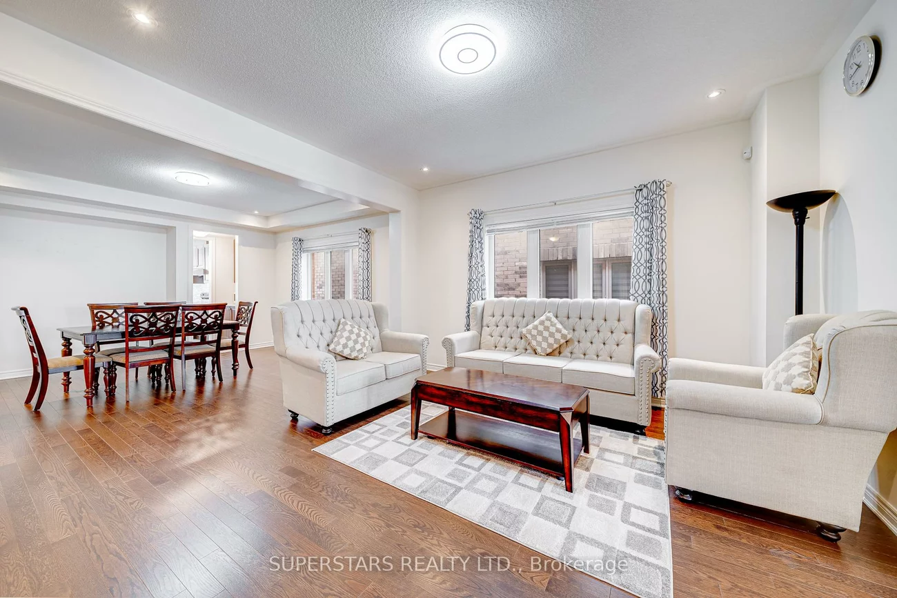 7, Kenneth Ross, Sharon, East Gwillimbury