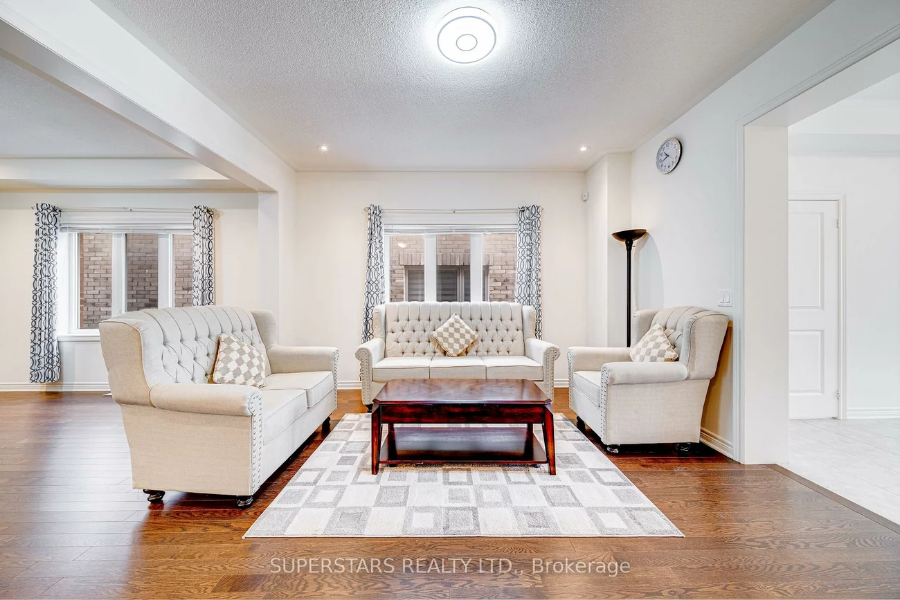 7, Kenneth Ross, Sharon, East Gwillimbury