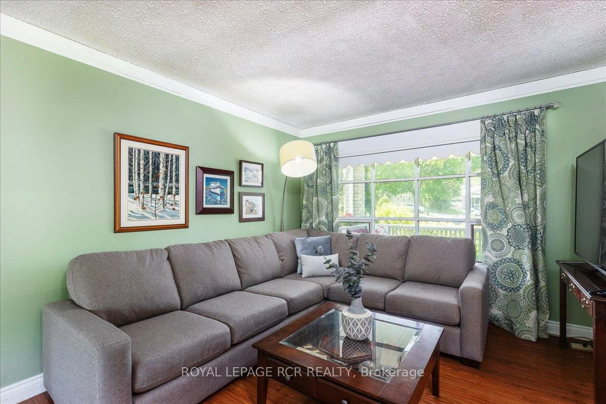55, Valley Mills, Mt Albert, East Gwillimbury