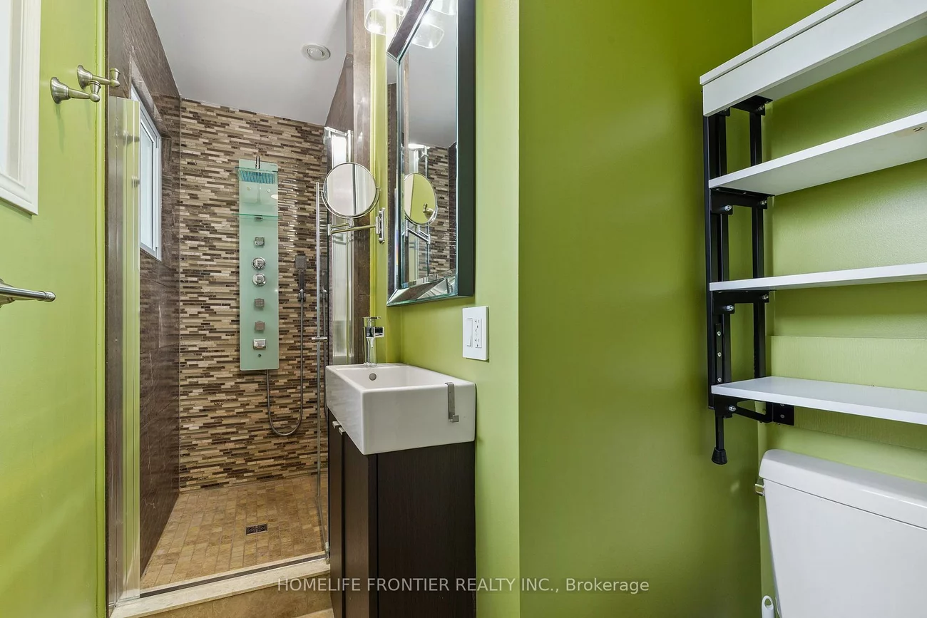 40, Delta, Holland Landing, East Gwillimbury