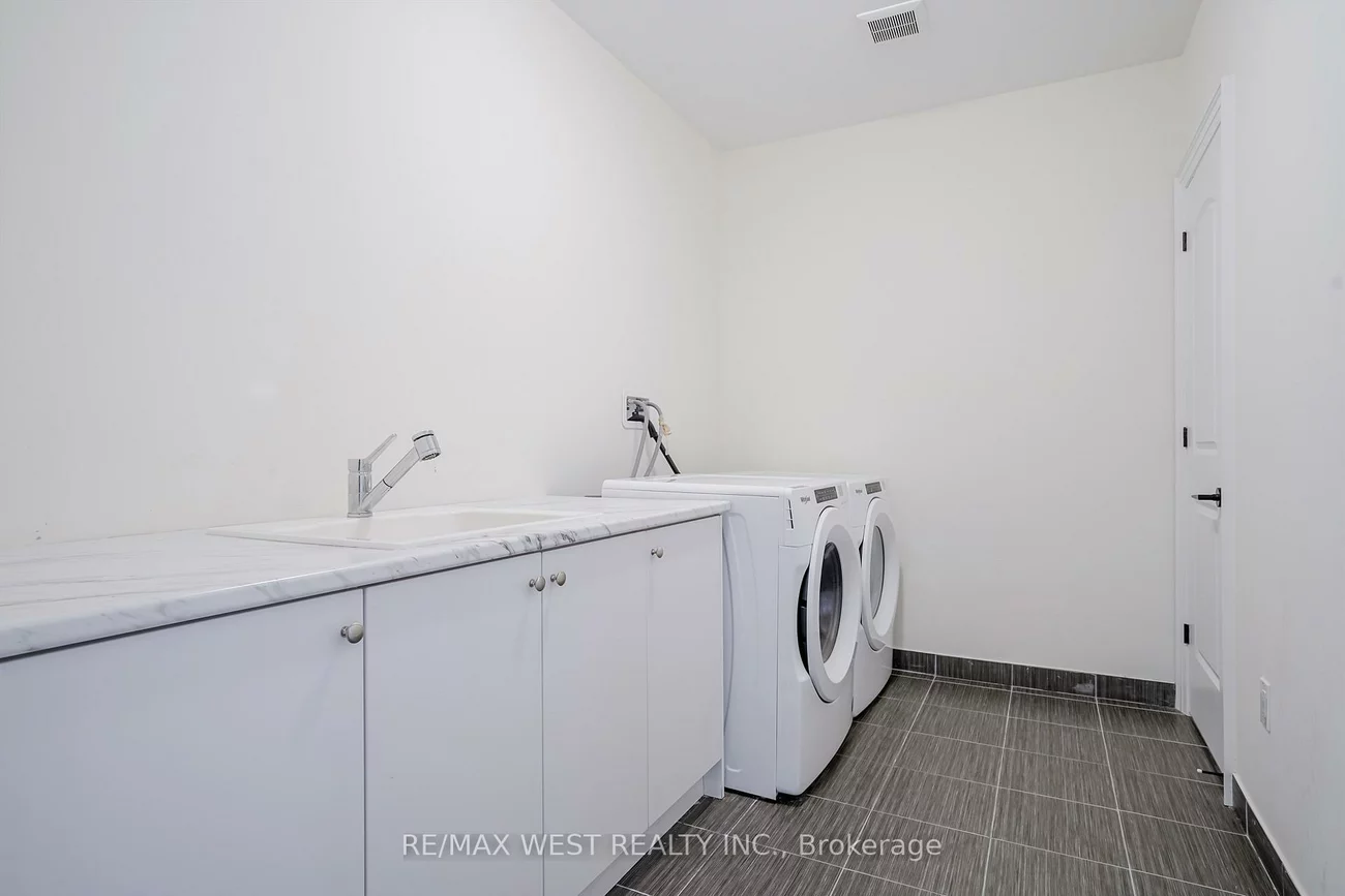 106, Silk Twist, Holland Landing, East Gwillimbury