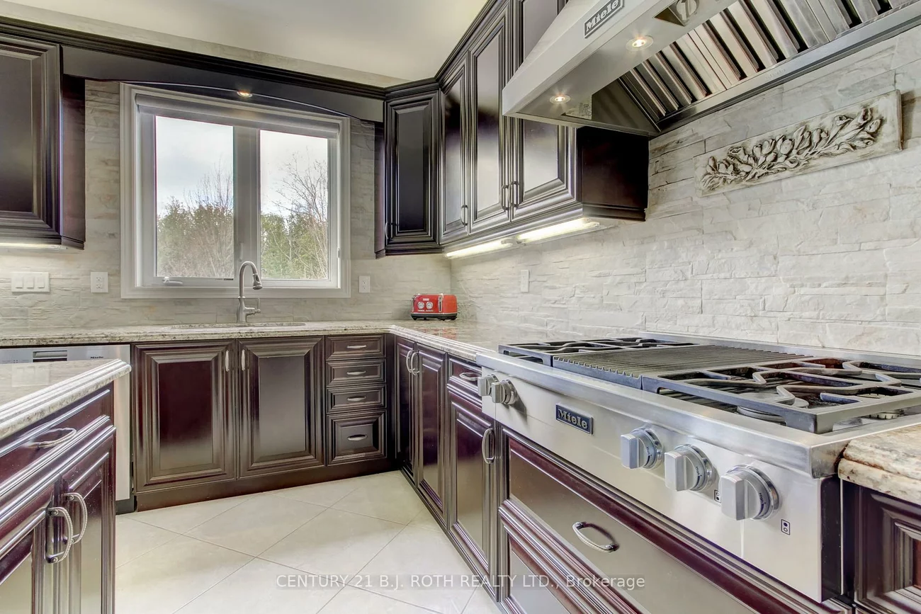 35, Manor Forest, Mt Albert, East Gwillimbury