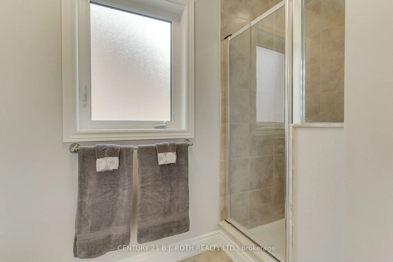 35, Manor Forest, Mt Albert, East Gwillimbury