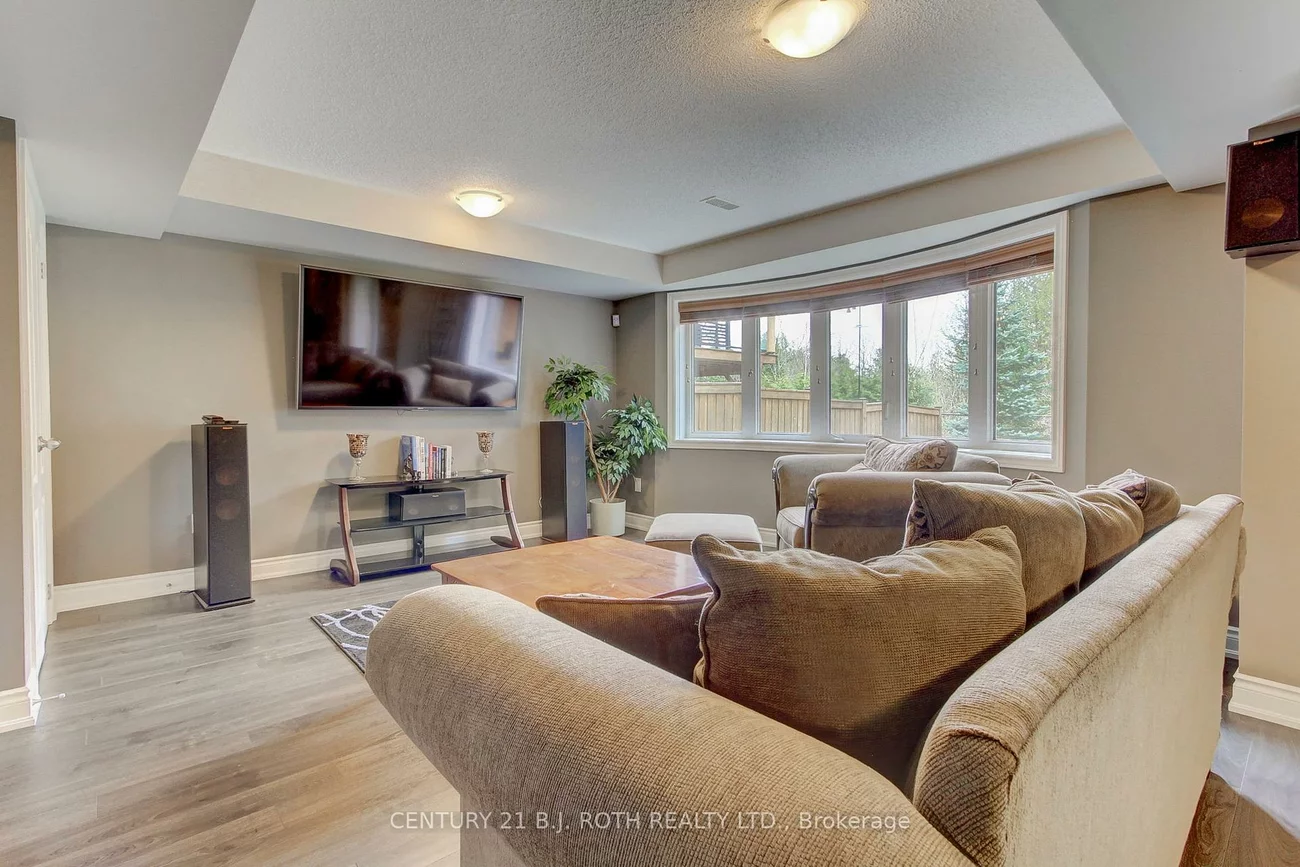 35, Manor Forest, Mt Albert, East Gwillimbury