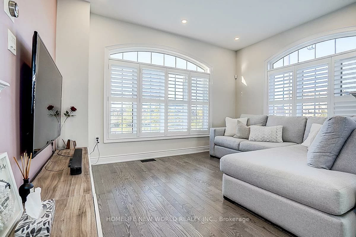 107, Beechborough, Sharon, East Gwillimbury