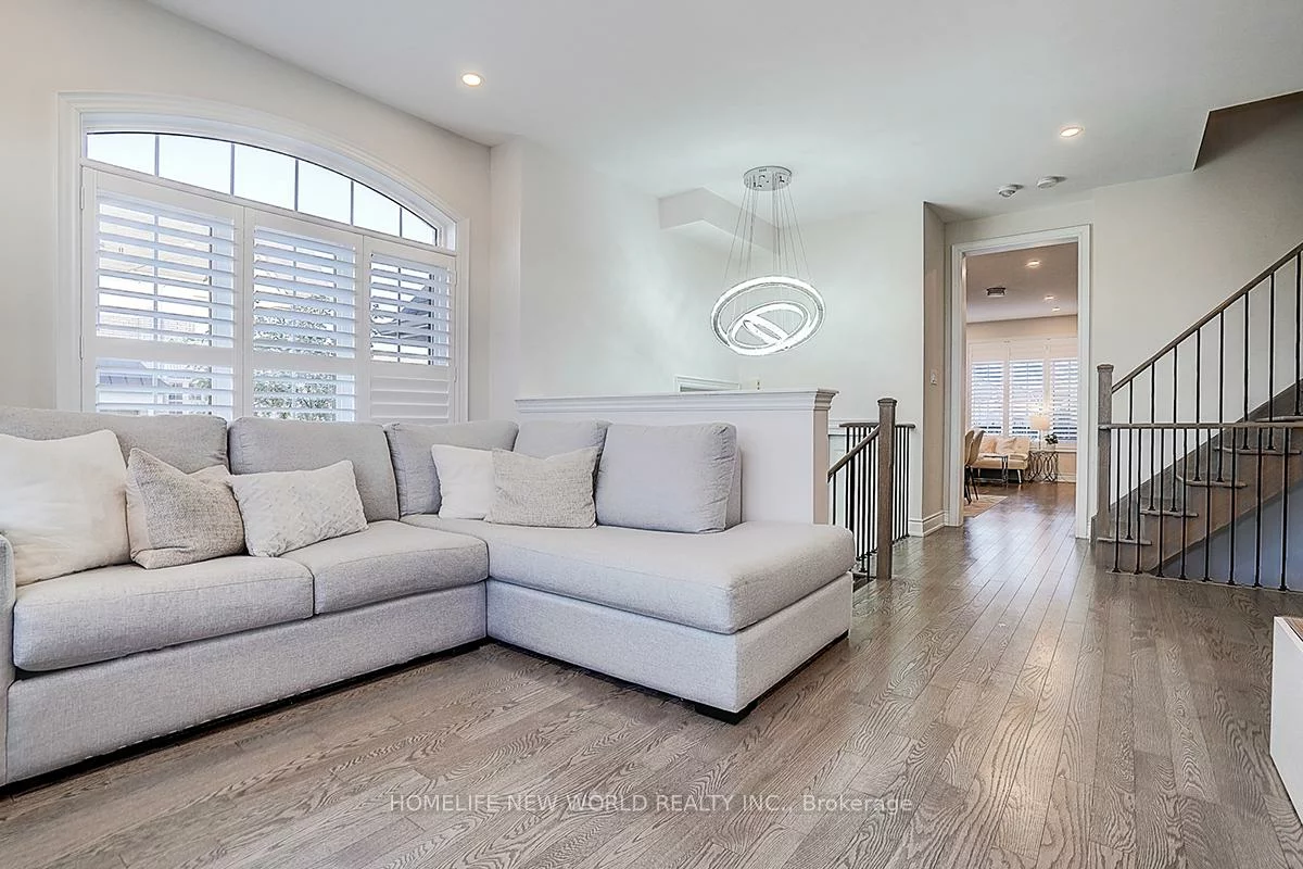 107, Beechborough, Sharon, East Gwillimbury